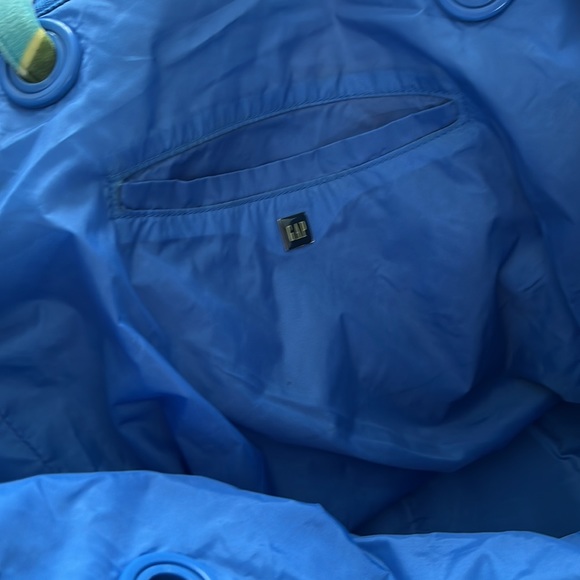 Gap scalloped pattern tote - Picture 4 of 4